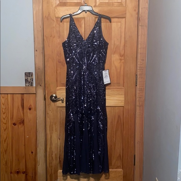 Dress - Picture 1 of 4